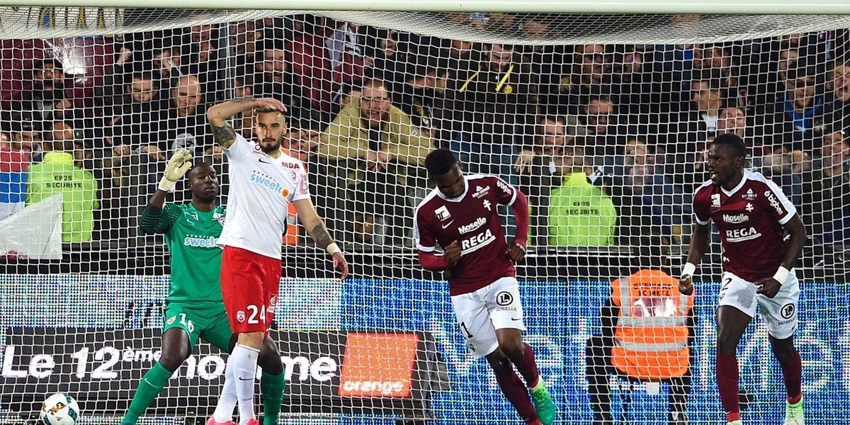  Le FC Metz a pris trois points importants en s'imposant 2-1 face à Nancy.