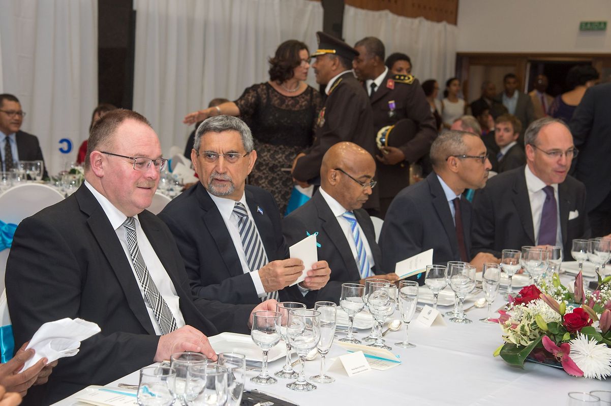 Entwicklungshilfeminister Romain Schneider (l.) saß neben dem kapverdischem Präsidenten Jorge Carlos Fonseca.