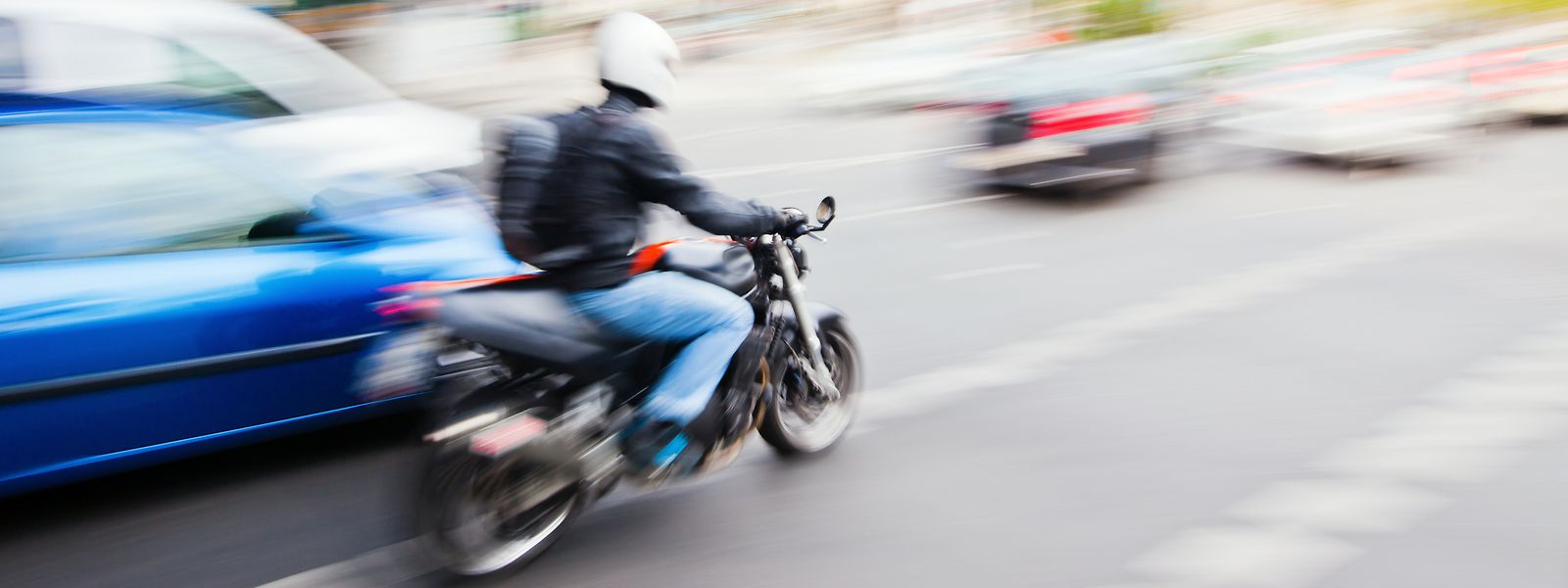Les motos et scooters sont principalement visés, mais le dispositif pourrait s'étendre aussi aux véhicules.