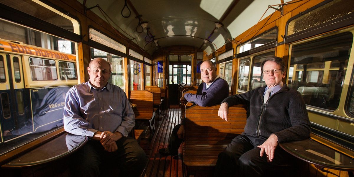 Vom Nutzen der Tram und der Tramsmusek überzeugt: Tom Miller, René Thein und Lucien Hengesch (v.l.n.r.) in der Straßenbahn, die 1964 zum letzten Mal fuhr.