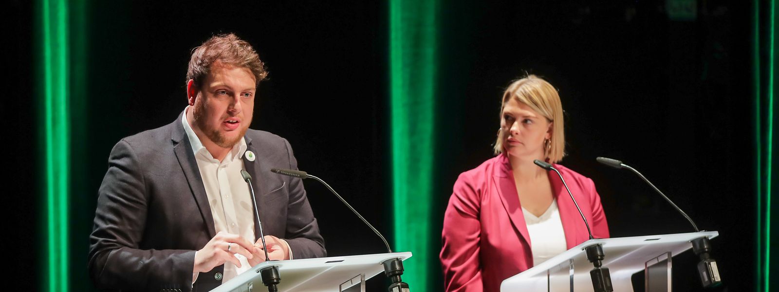 Die grünen Parteichefs Meris Sehovic und Dunja Bernard wollen die Energiewende mit neuen Steuerrabatten beschleunigen.