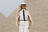 ARCHIV - 17.09.2013, Ägypten, Kairo: US First Lady Melania Trump visits the Pyramids in Giza. Am 26.04.2020 wird das Ex-Model aus Slowenien 50 Jahre alt. (zu dpa "Die First Lady wird 50 - Melanias Einfluss hinter den Kulissen") Foto: -/dpa +++ dpa-Bildfunk +++