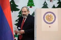 Der frühere Journalist Paschinjan hatte im Frühjahr die wochenlangen Straßenproteste gegen Korruption und Vetternwirtschaft in Armenien angeführt.