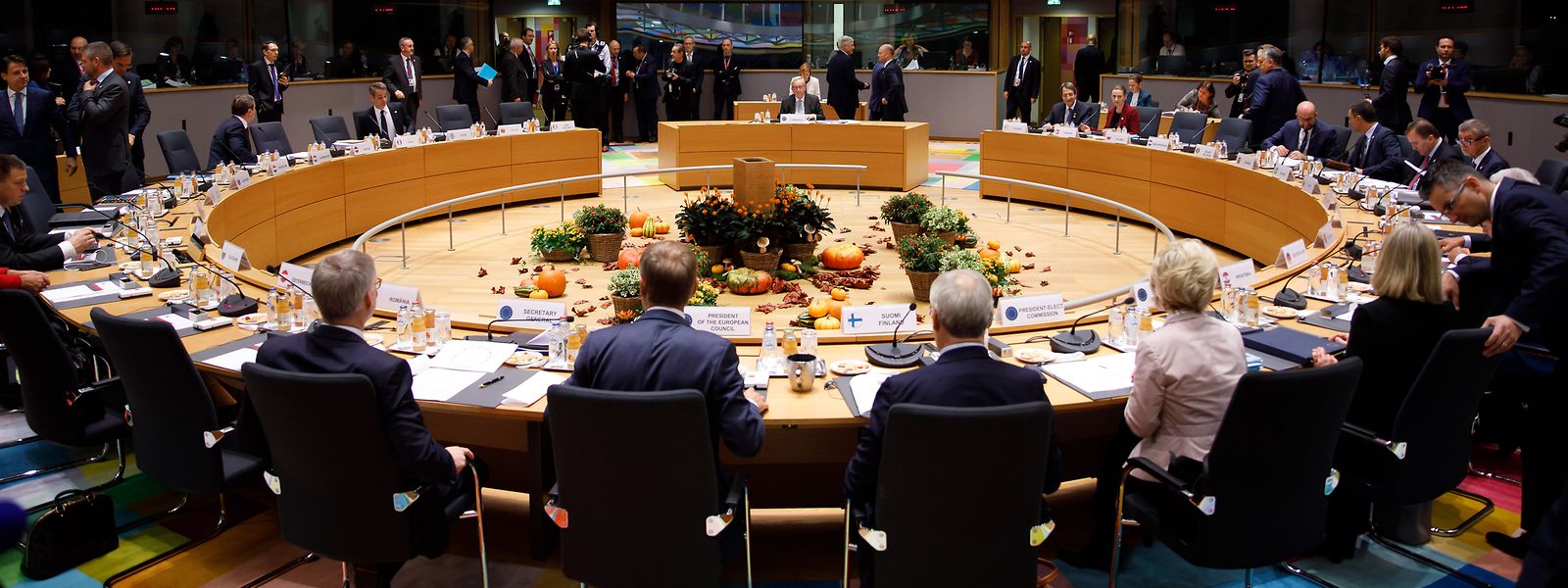 Die Staats- und Regierungschefs nehmen an einem Roundtable-Meeting beim EU-Gipfel teil. 