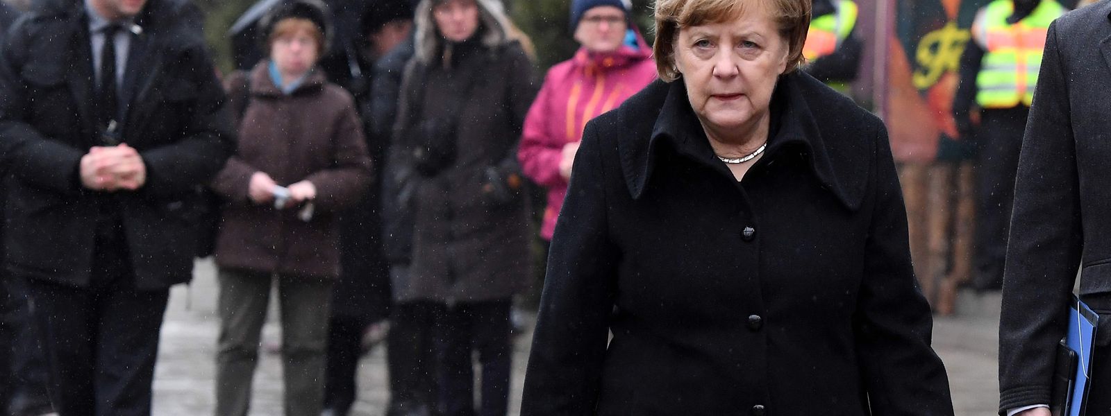 Angela Merkel kann sich nicht mehr auf den Rückhalt der Deutschen verlassen - jeder Zweite möchte sie nicht weitere vier Jahre im Amt sehen. 