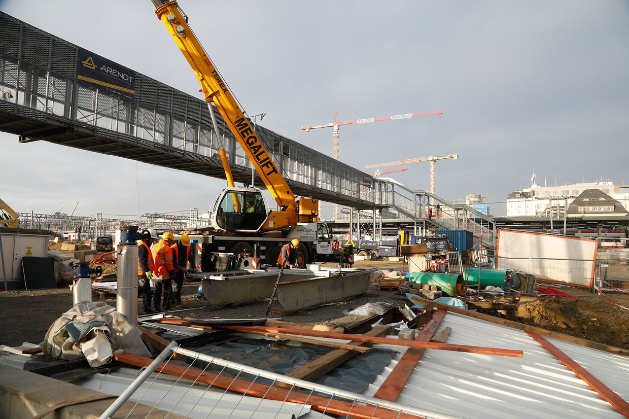 Des travaux restent en cours sur la gare et à ses abords. Pas seulement côté centre-ville mais aussi vers la rocade de Bonnevoie.