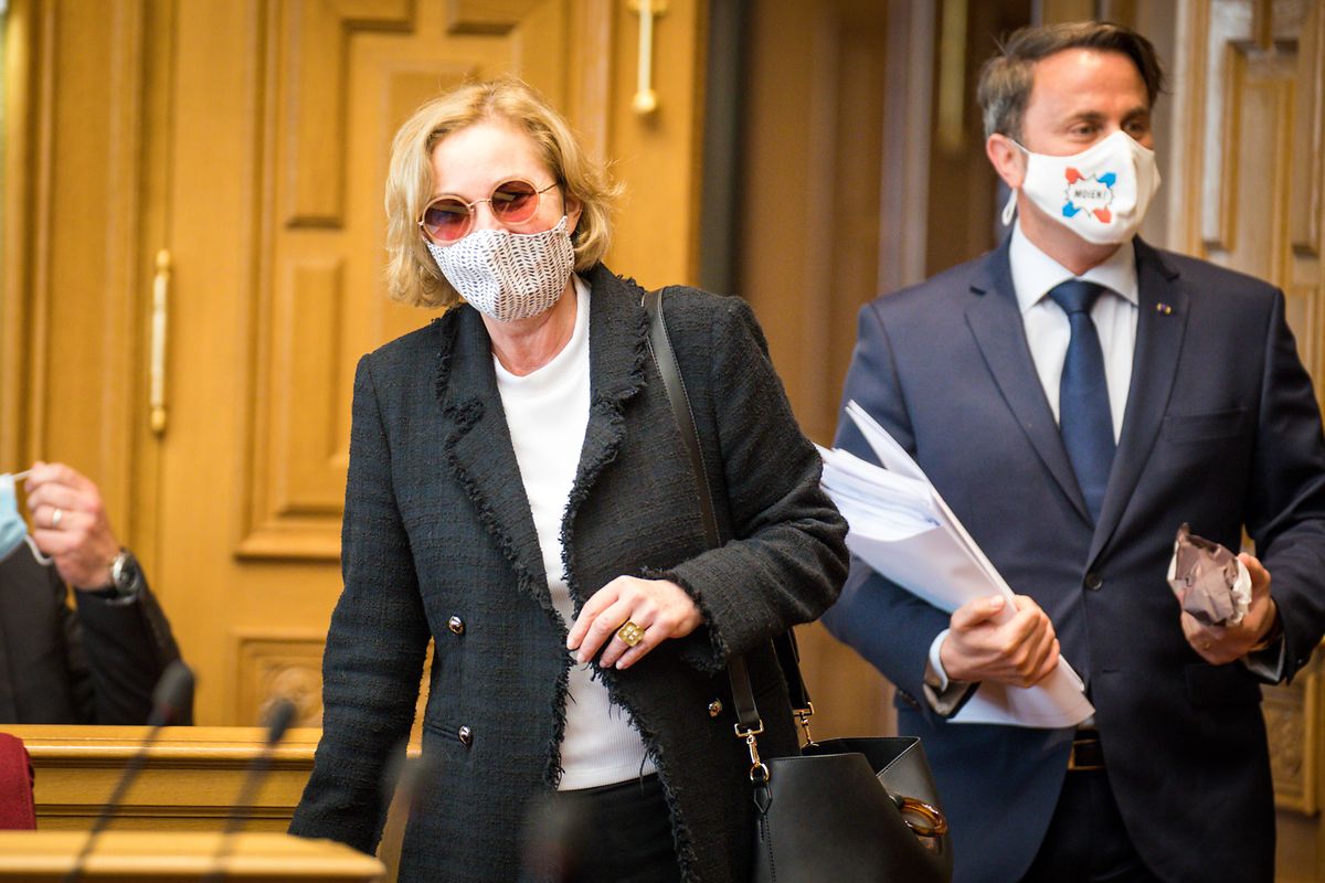 Le Premier ministre Xavier Bettel (DP) (à dr.) et Paulette Lenert (LSAP), la ministre de la Santé ont présenté la loi-covid-19 aux membres de la Conférence des présidents et au bureau de la Chambre vendredi, en compagnie de Sam Tanson (Déi Gréng), la ministre de la Justice