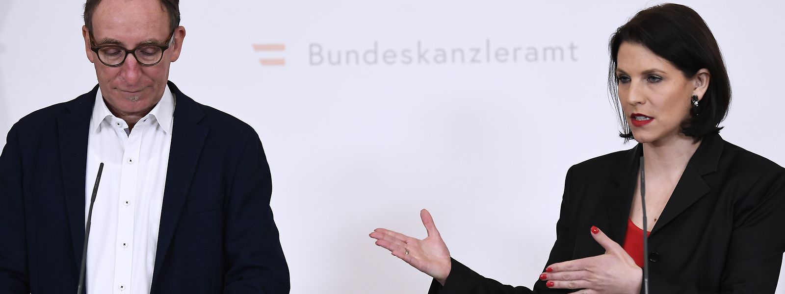 Gesundheitsminister Johannes Rauch (Grüne) und Verfassungsministerin Karoline Edtstadler (ÖVP) gaben im Rahmen des Ministerrates eine Pressekonferenz.