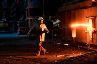 Thyssenkrupp will zusätzliche Stellen abbauen: Wie es mit der Stahlsparte des Konzerns weitergehen soll, steht noch nicht fest.