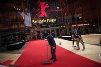 Trotz hoher Infektionszahlen will die Berlinale so weit wie möglich als Präsenzfestival stattfinden - das Argument: Sichtbarkeit für die Kultur und die Filmwirtschaft.