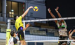 Mateja Gajin (15 Strassen) Delgado Valdir (20 Esch)volleyball - novotel ligue - Strassen - Esch - 17/04/2021 - Hall sportif Strassenfoto : Vincent lescaut