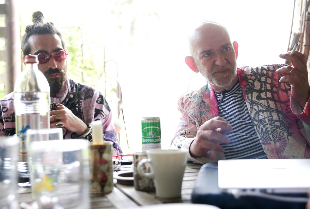 Ivo Bassini (l.) und Pedro Amaral (r.) philosophieren über künstlerische Freiheit.