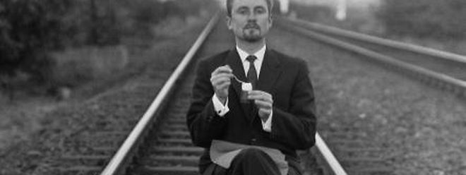 Perfektion bis ins Detail: Todesmutig wagte sich Romain Urhausen auf die Gleise – aber das perfekte Bild mit dem Salzstreuer auf den Schienen war es wert.