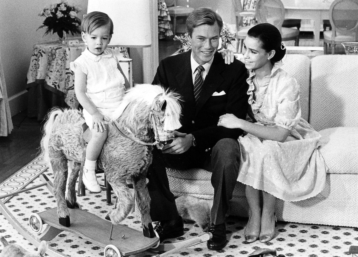 Erbgroßherzog Henri und Erbgroßherzogin Maria Teresa mit ihrem ersten Sohn, Prinz Guillaume.