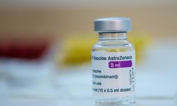 Personen, die bereits eine erste Impfdosis mit dem Wirkstoff erhalten haben, sollen weiterhin unabhängig von ihrem Alter damit auch ihre zweite bekommen. 