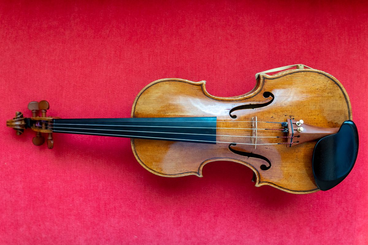 The violin is a family affair of the Koch family, passed on from generation to generation. 