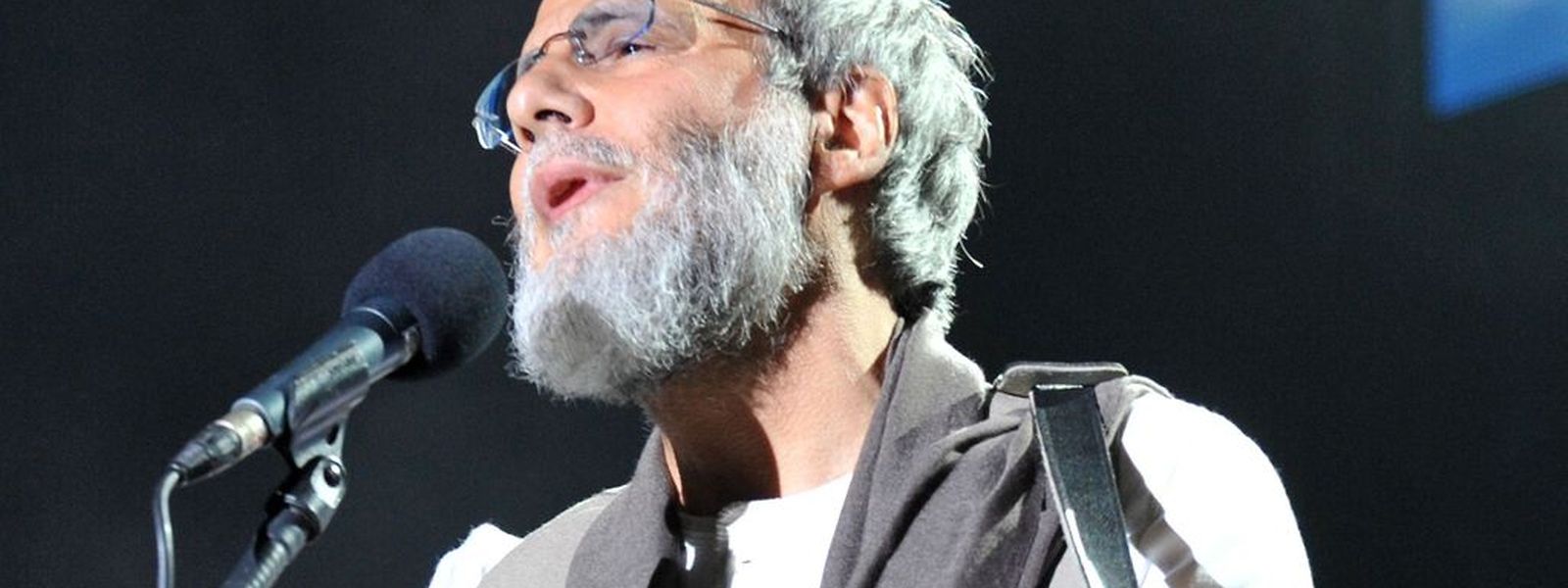Singer Cat Stevens, also known as Yusuf Islam, performs during the 10th edition of the Mawazine international music festival "World Rythms" in Rabat on May 23, 2011 AFP PHOTO / FADEL