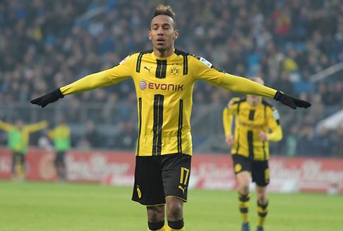 Bundesliga: Aubameyang mit Viererpack, FC Bayern patzt