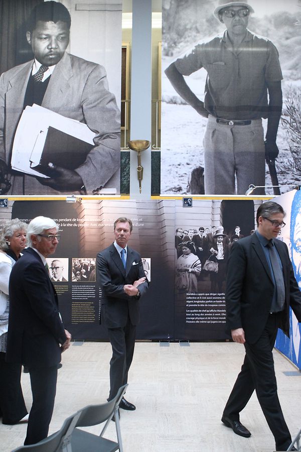 Großherzog Henri besucht Nelson-Mandela-Ausstellung