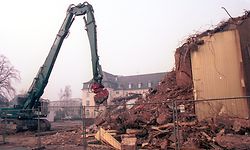 9.2. Abriss Sacre Coeur foto. Guy Jallay