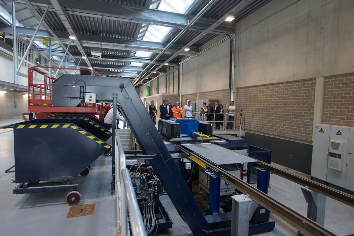 Le tour en fosse permet de rectifier les roues du tram qui ont tendance à ne pas rester exactement rondes à cause du frottement métal contre métal