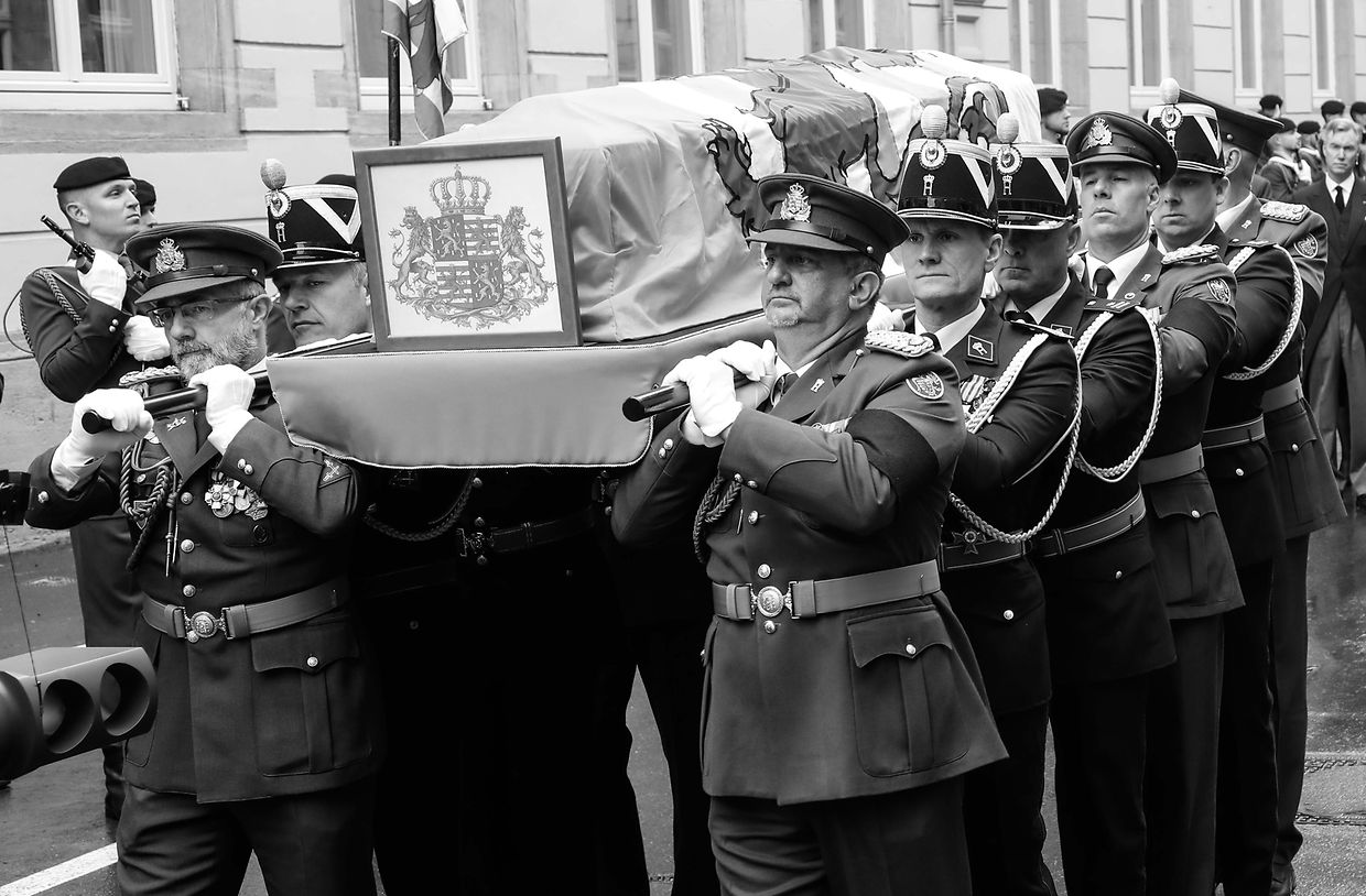 Lokales, Online, Kathedrale, Staatsbegräbnis Großherzog Jean, funérailles Grand-Duc Jean, Eingang Kathedrale,