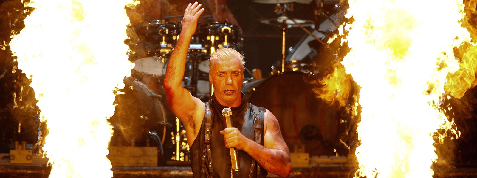 Till Lindemann, Sänger der Band Rammstein, steht beim Wacken Open-Air Festival (WOA) auf der Bühne.