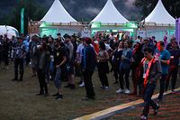 Trotz Regens zog es viele Zuschauer zum e-Lake-Festival.