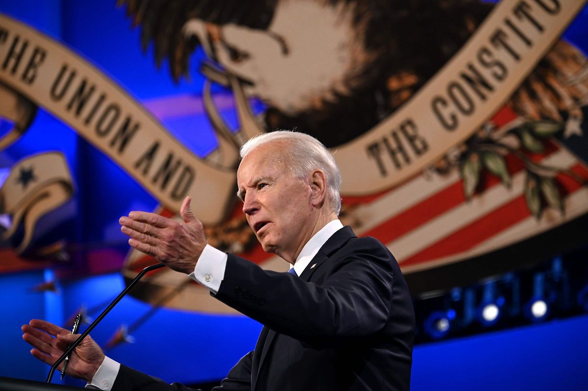 Joe Biden sagte, als Präsident würde er alle Menschen dazu anhalten, eine Gesichtsmaske zu tragen.