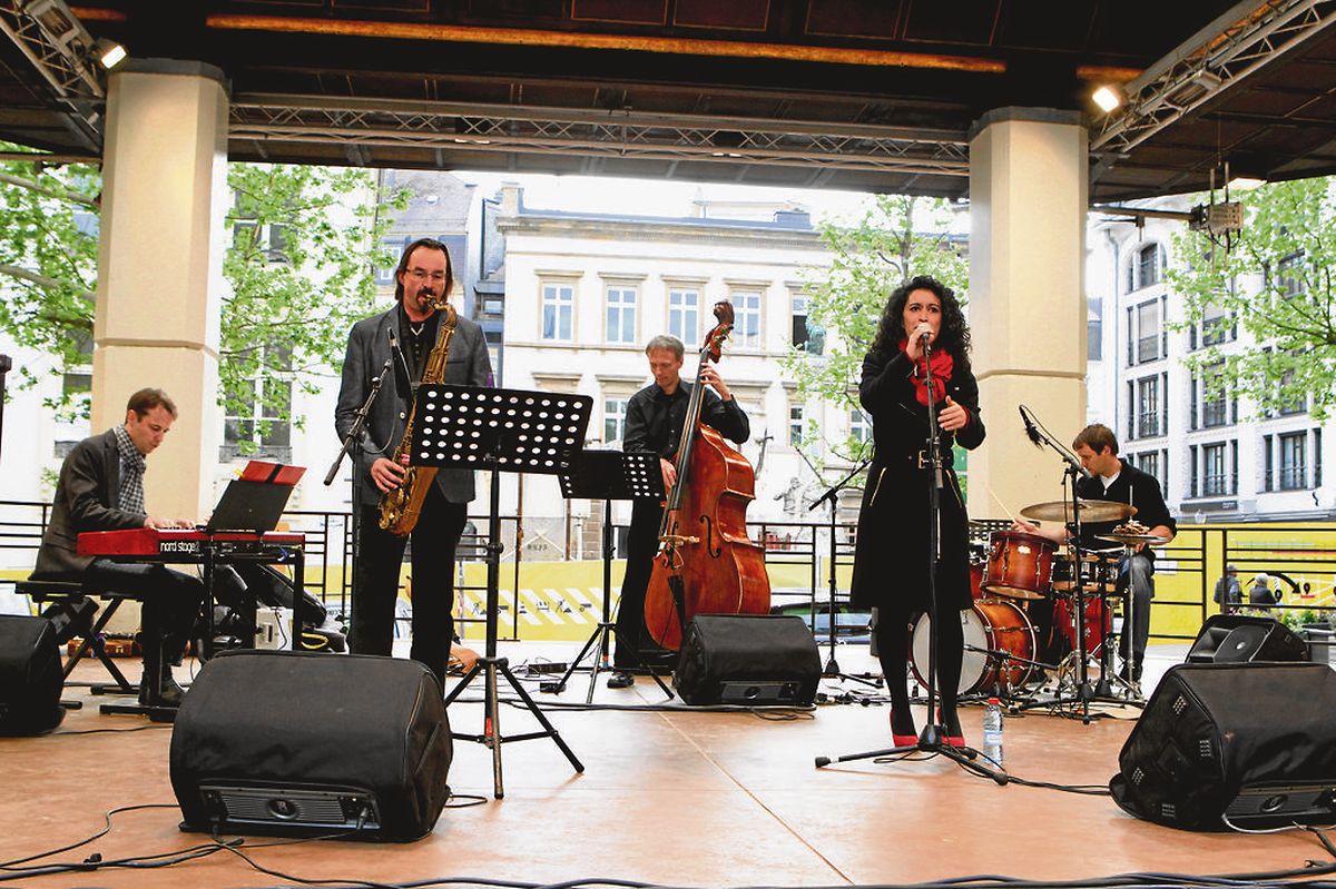 Session auf dem Place d'armes: Das Marly Marques Quintet spielte in der Hauptstadt auf.