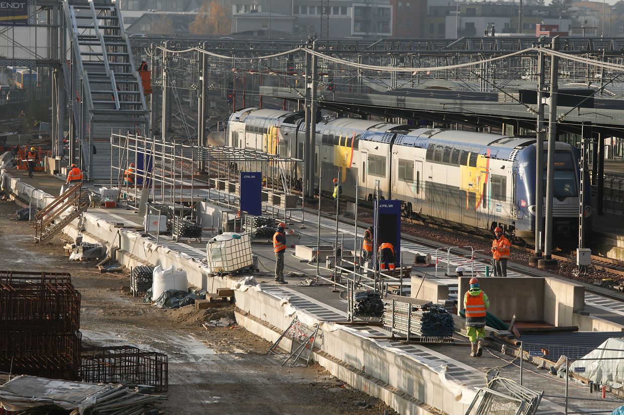 Des travaux restent en cours sur la gare et à ses abords. Pas seulement côté centre-ville mais aussi vers la rocade de Bonnevoie.