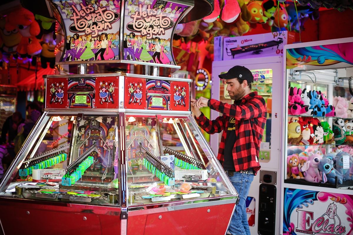 Die Schuberfouer auf dem Glacisfeld ist eröffnet. 20 Tage Spiel, Spaß und Spannung beginnen damit. 