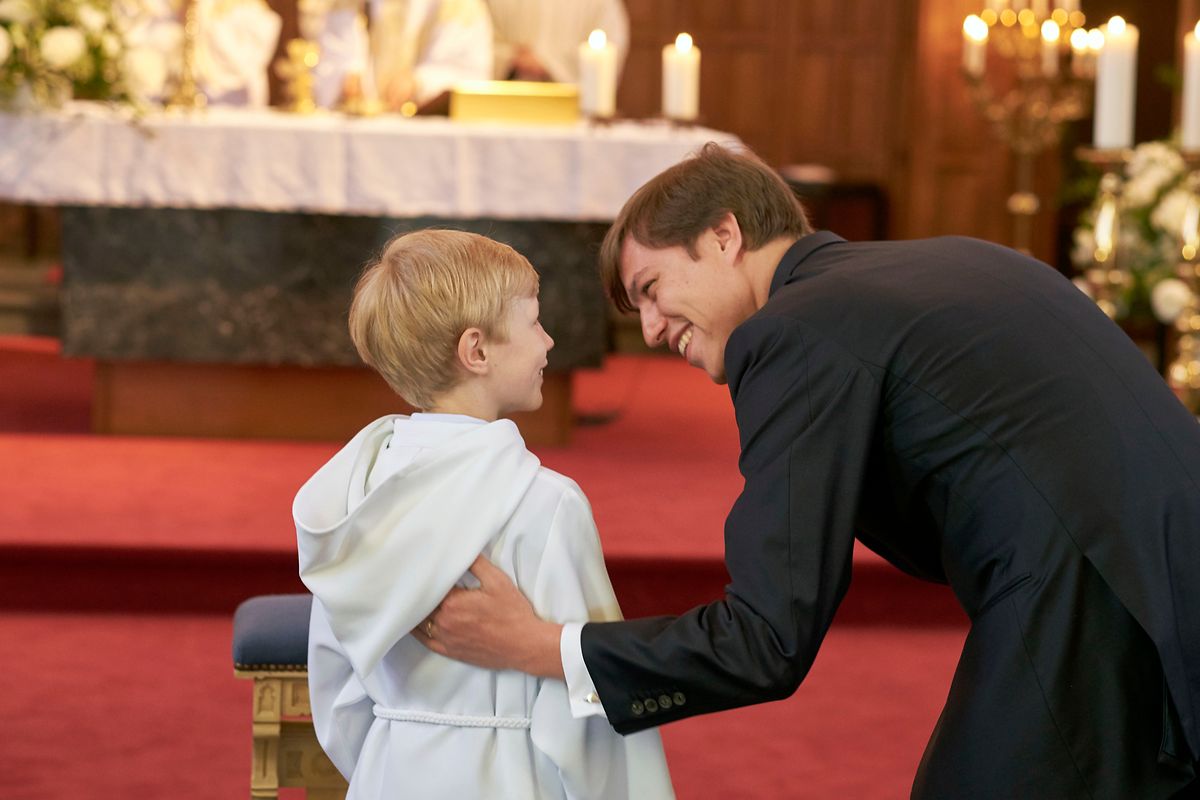 2016: Prinz Louis bei der Erstkommunion seines Sohnes, Prinz Noah.