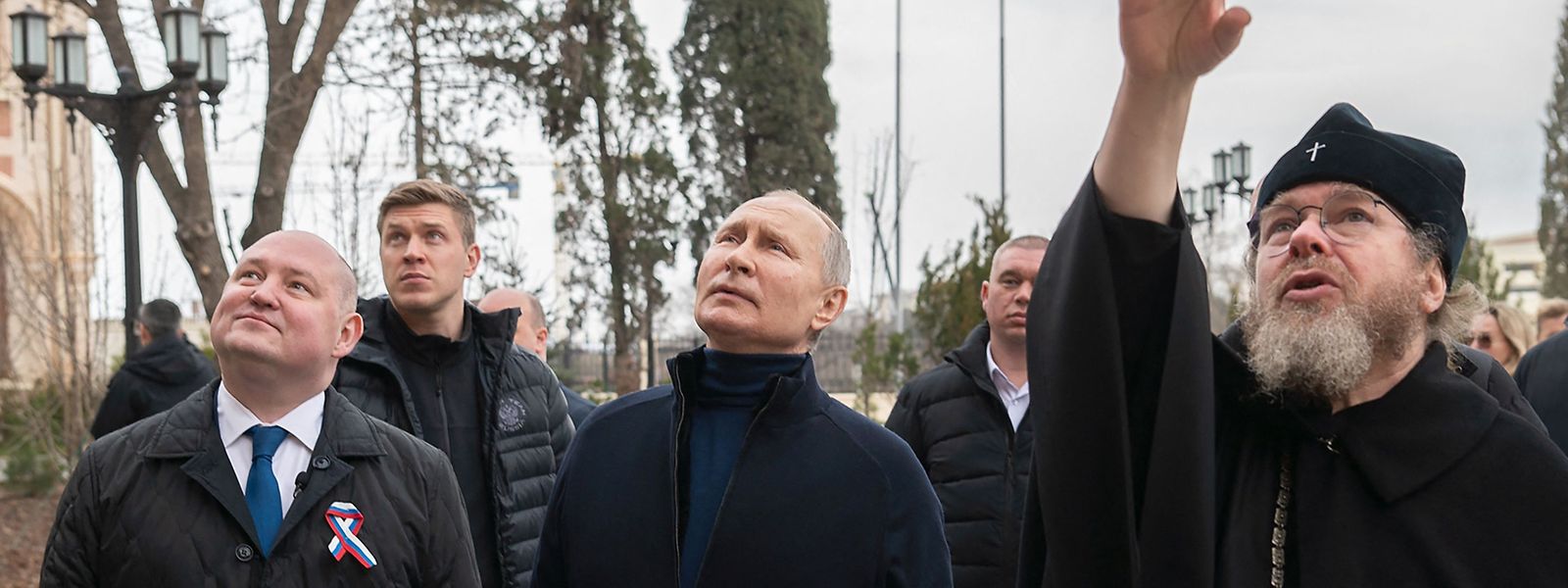 Selon le Kremlin, M. Poutine a également tenu une réunion à Rostov-sur-le-Don (sud de la Russie), non loin de la frontière ukrainienne, avec des responsables de l'armée russe.