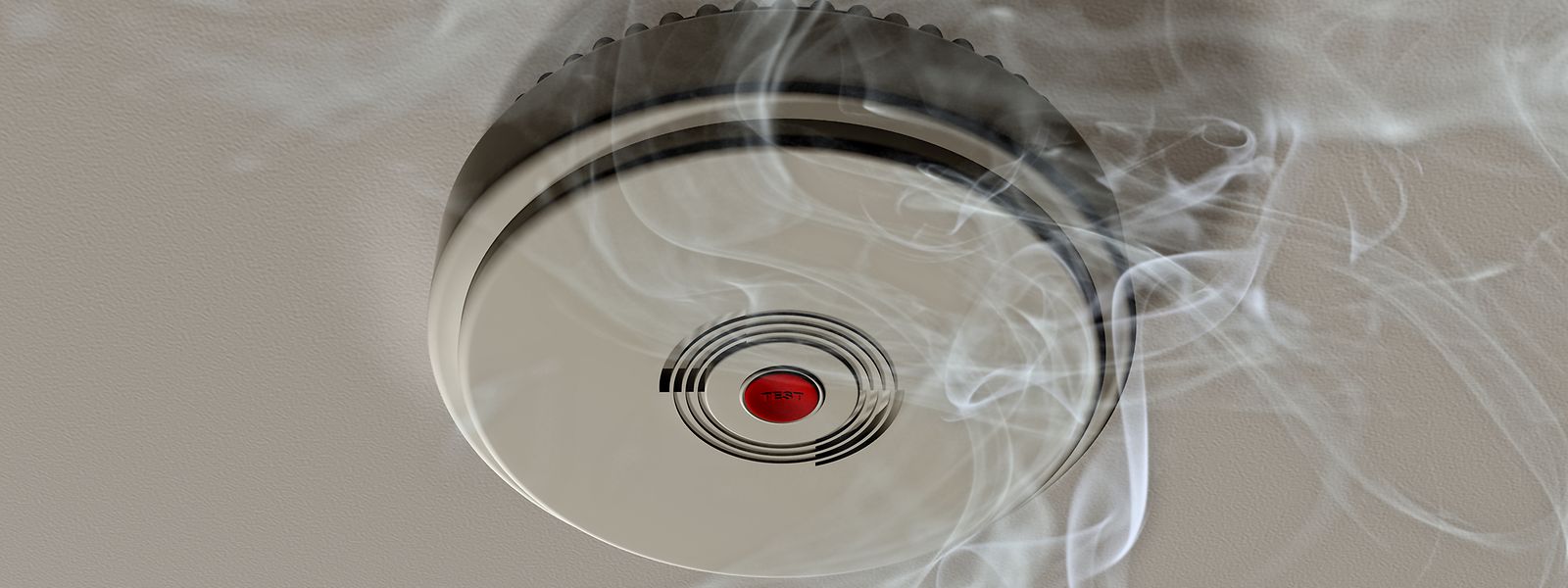 Des contrôles de fumée réguliers doivent être effectués sur les détecteurs pour s'assurer que les dispositifs fonctionnent toujours. Il faut penser à remplacer les piles. 