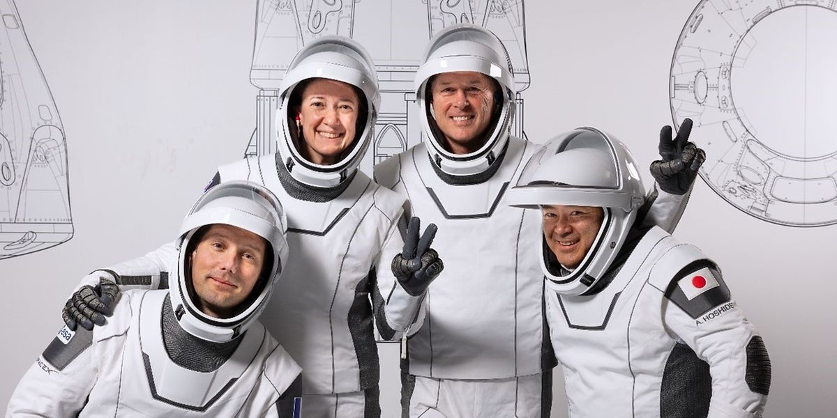 Unis au départ, les quatre membres de Crew2 reviendront ensemble sur la planète bleue.
