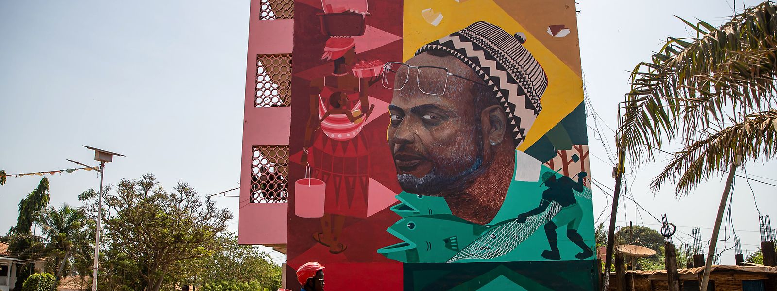 Mural de homenagem ao antigo  líder do Partido Africano para a Independência da Guiné e Cabo Verde (PAIGC), Amílcar Cabral, em Bissau, na Guiné-Bissau, 16 de maio de 2021. 