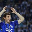 Iker Casillas ainda não sabe se fica no FC Porto