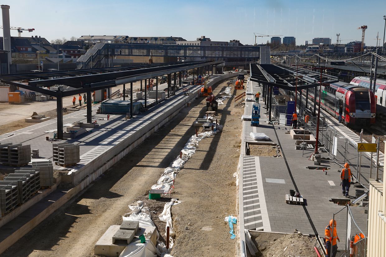 Dank der zwei neuen Quais - à jeweils zwei Bahnsteiggleise - können die Kapazitäten erhöht werden. Gleis 11 am Quai 5 (ganz rechts auf dem Bild) ist bereits seit Ende 2019 in Betrieb.
