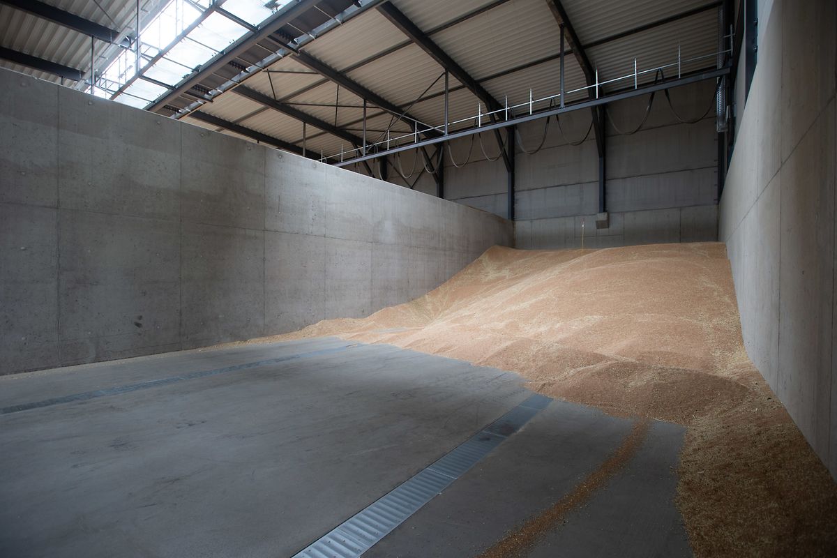  Das Kornlager mit einzelnen Boxen befindet sich im Innenhof des Zentrums. 