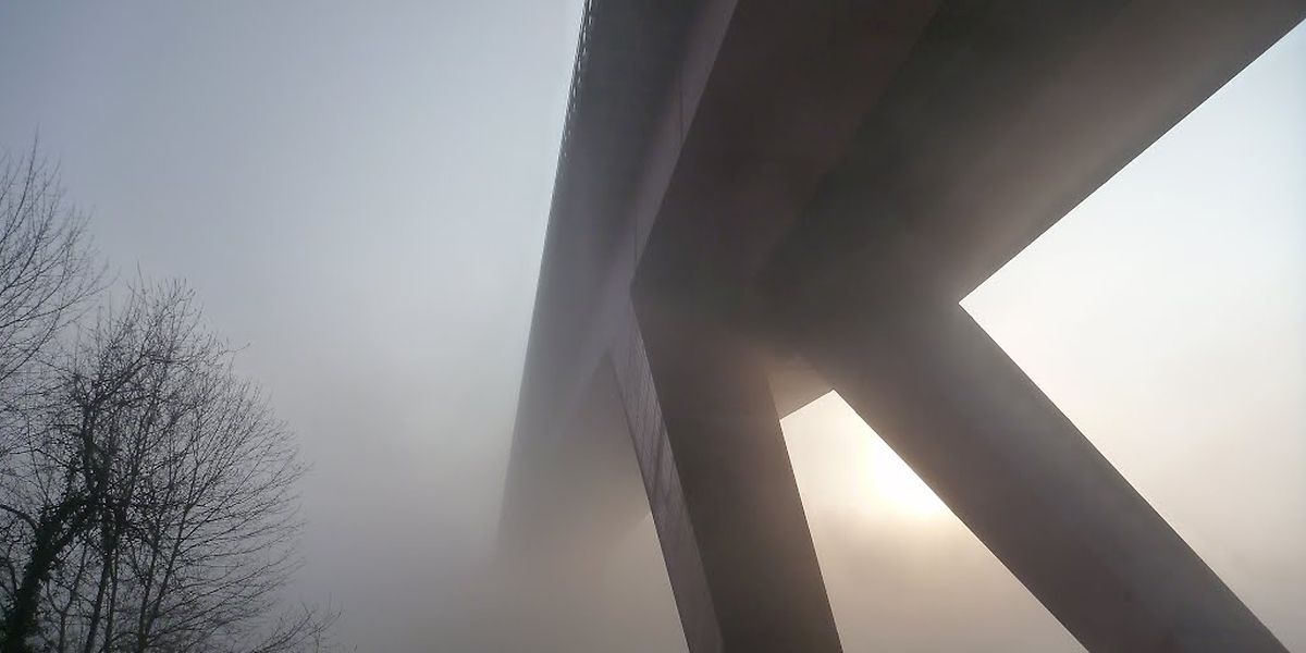 La capitale dans le brouillard