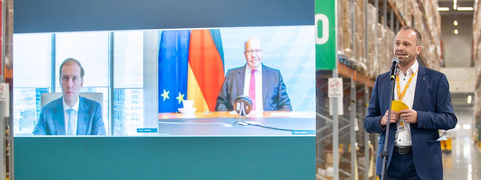 Bei der Einweihung des Globus-Logistikzentrums bei Moskau waren Bundeswirtschaftsminister Peter Altmaier und der russische Industrieminister Denis Manturow virtuell zugeschaltet. 