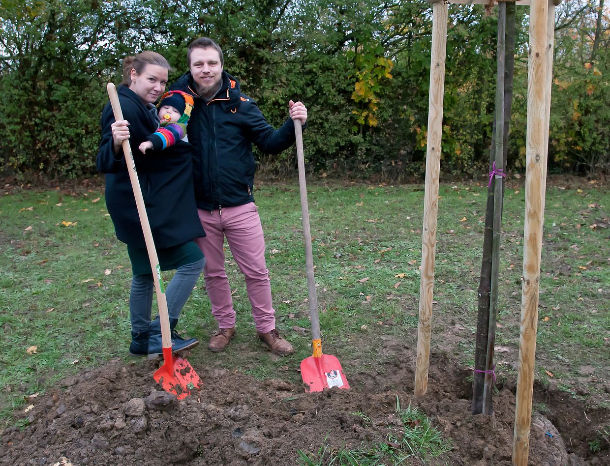 Nationaler Tag des Baumes in der Gemeinde Bettemburg: Einweihung des "Kannerbongert" in Noertzingen sowie das Pflanzen von Bäumen für die Neugeborenen der Gemeinde Bettemburg. (Foto: Alain Piron)