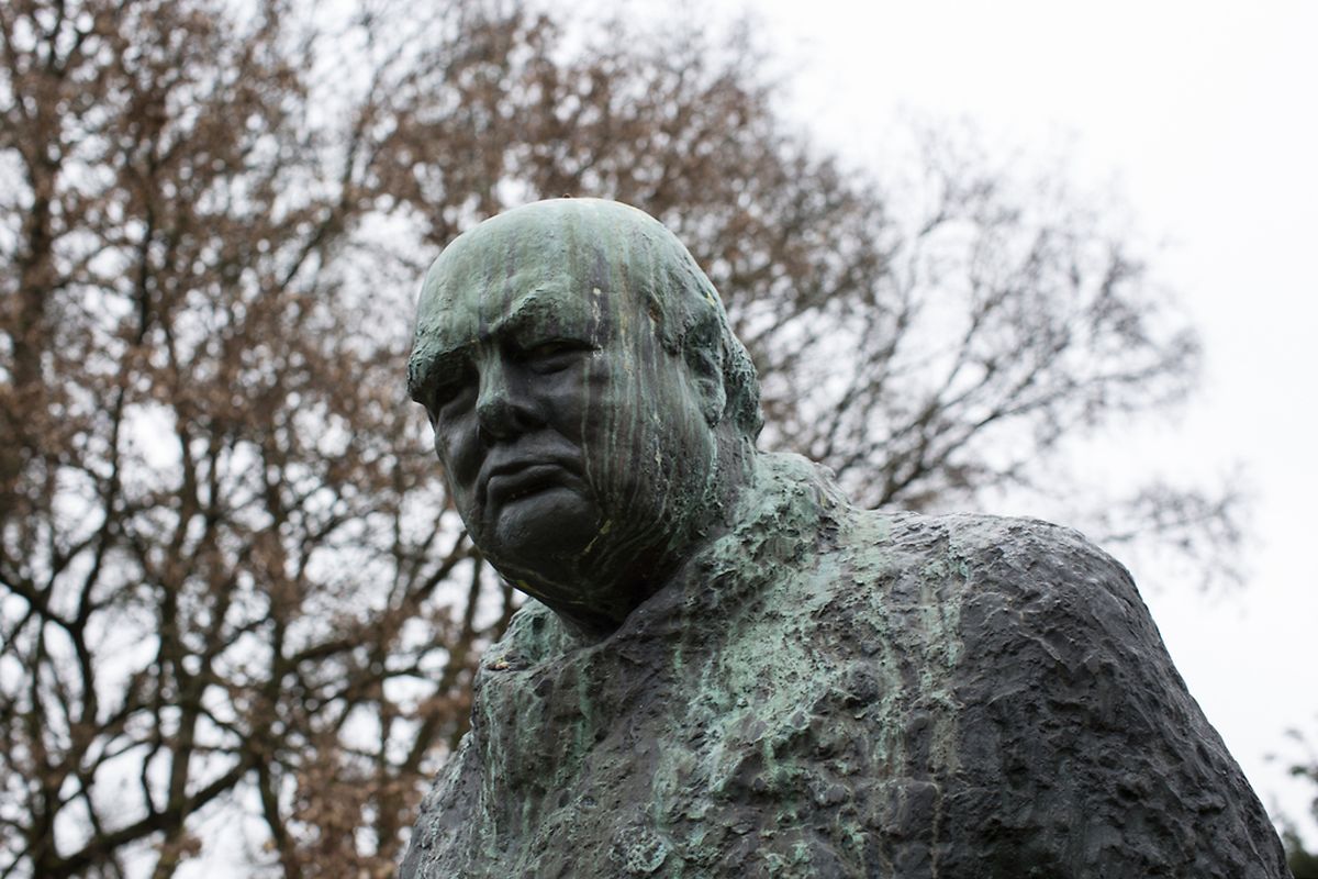 Ein grimmiger Blick. Dabei war Winston Churchill ein sehr lebensfroher Mensch. Die Statue an der Place Winston Churchill stammt vom kroatischen Künstler Oscar Nemon.