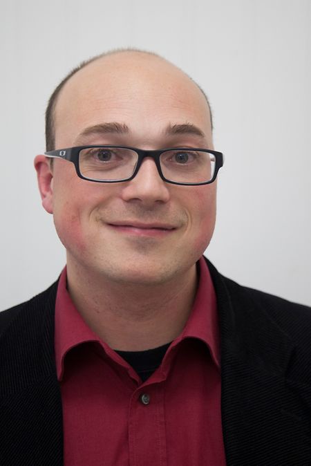 Benoît Klensch ist Sozialarbeiter und Leiter der „Immo-Stëmm“, einer Unterorganisation der „Stëmm vun der Strooss“. Der 33-Jährige sagt,  es sei unmöglich, die Situation seiner „Kunden“ zusammenzufassen. Zu vielseitig seien die Probleme und demnach auch die Bedürfnisse.