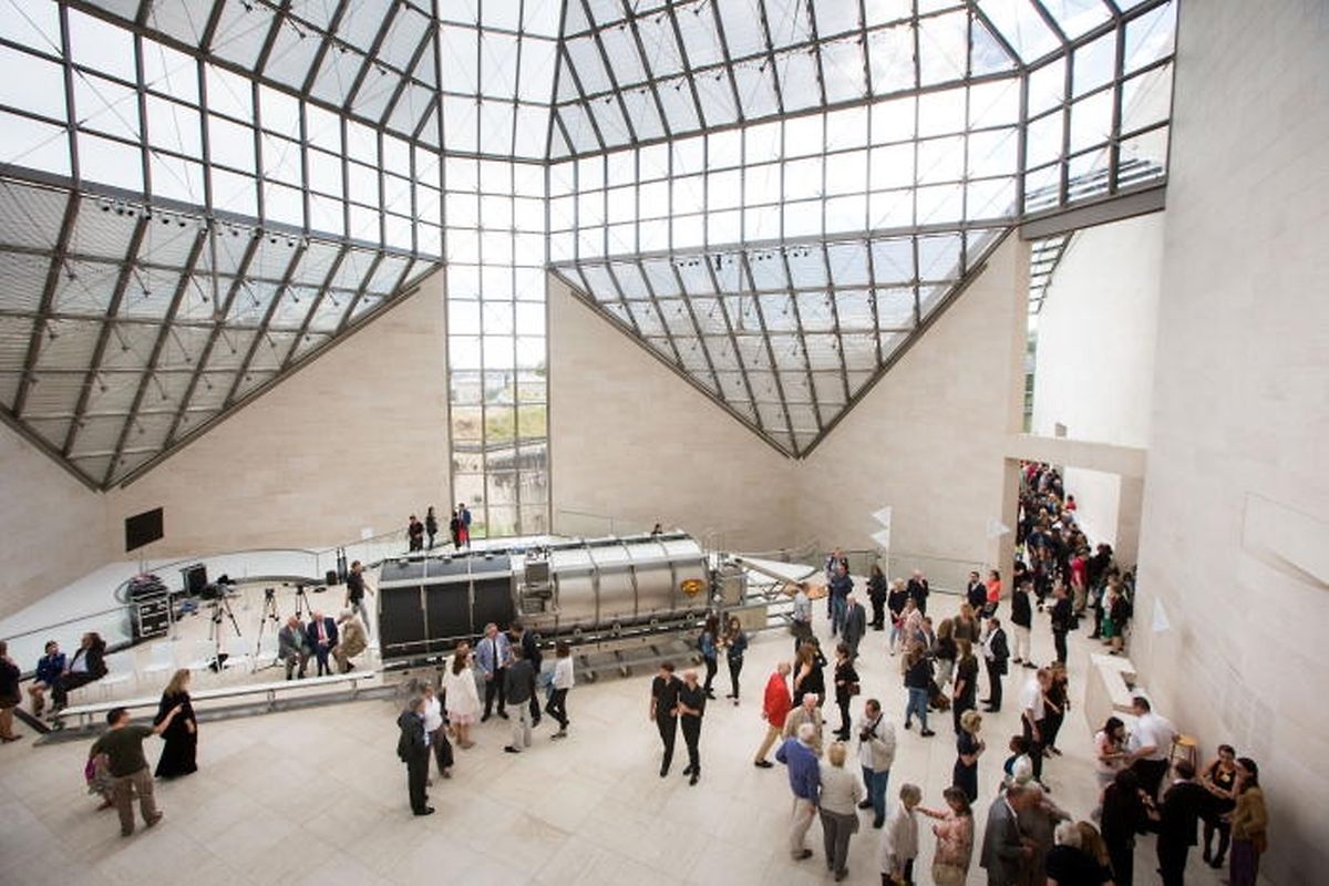 Wim Delvoye, présent dans la collection à l'invitation de Marie-Claude Beaud, revient au Mudam pour les 10 ans du musée. 