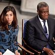 Nadia Murad, ex-esclave des jihadistes devenue porte-drapeau de sa minorité et le Dr Denis Mukwege, «l'homme qui répare les femmes», au moment de recevoir le Prix Nobel de la paix. Ils seront tous deux au Luxembourg aujourd'hui.