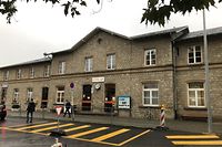 Der Abriss des rund 160 Jahre alten Bahnhofgebäudes ist in den Augen der Planer unausweichlich, dürfte bei manchem Beobachter aber mit Wehmut oder gar Wut im Bauch beobachtet werden.