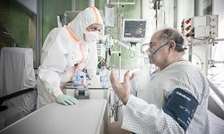 Lokales, Corona-Virus Covid19,  Covid-Intensivstation CHDN Ettelbrück, ( schriftliches Einverständnis des Patienten zur Publikation )Foto: Guy Wolff/Luxemburger Wort