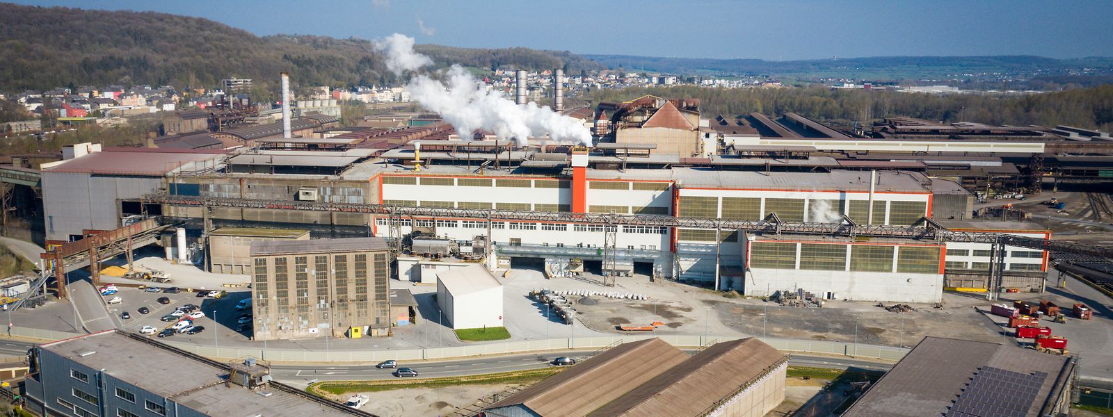 Auf dem Industrieareal von ArcelorMittal in Differdingen läuft die Stahlproduktion noch auf Hochtouren. Fast 40 Millionen Euro hat der Konzern in den zwei vergangenen Jahren in den Standort investiert.